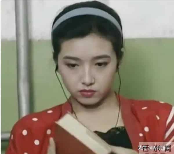 美人迟暮！看见57岁江珊现状才知道，原来一代女神也能优雅老去