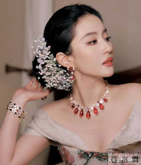 刘亦菲的美,清冷仙气,美得人不敢靠近