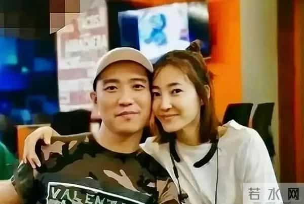 诈骗14亿，看到金条法拉利被拍卖，才懂王丽坤夫妇的生活有多奢靡