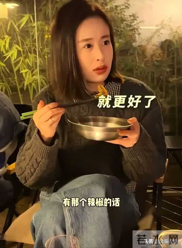 颖儿不拿自己当外人，空手去梅婷家吃饭，"顺走"3条Prada新裙子