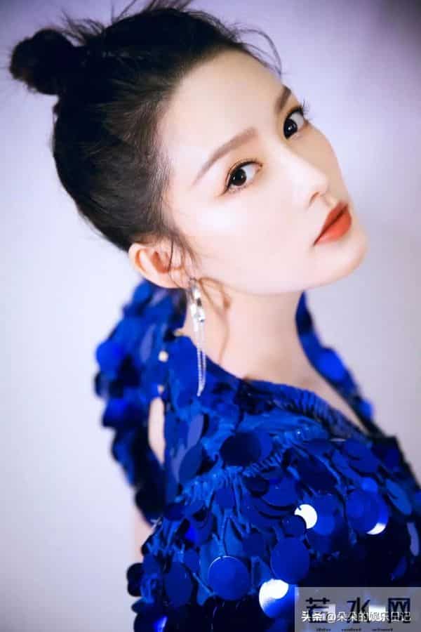 李沁的身材也太绝了,这组写真让人挪不开眼!