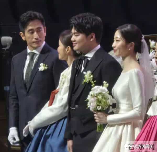 车仁表长子结婚，网友：58岁的父亲比27岁的儿子帅多了