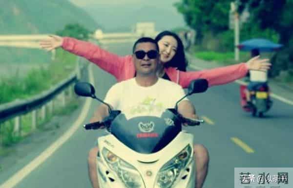 性子出了名的随和,曾身患癌症妻子不离不弃,演员侯传杲现状如何