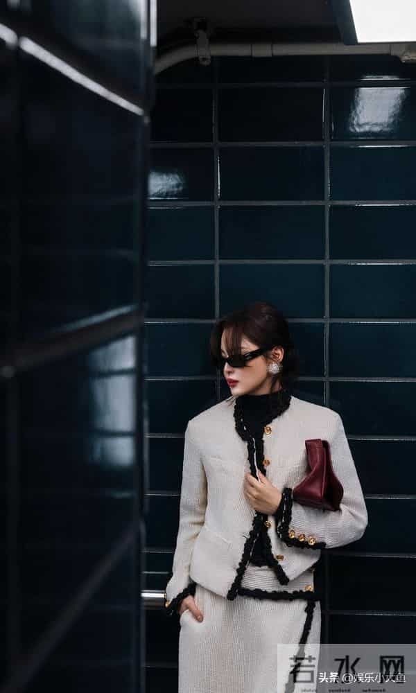 辛芷蕾今日纽约看秀，身穿CHANEl2026春夏系列，美的如此赏心悦目