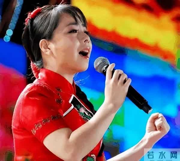 原来王二妮丈夫是他，二人青梅竹马长相惊艳朱迅，难怪她不选云飞