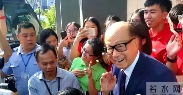 97岁的李嘉诚没想到，一场大火，让所有人看清了他的“真面目”