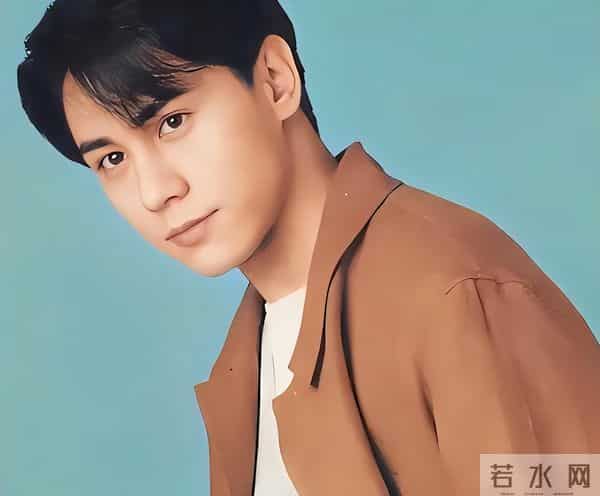 红过毛宁，错过周慧敏，移居加拿大后至今未婚，64岁的他后悔吗？