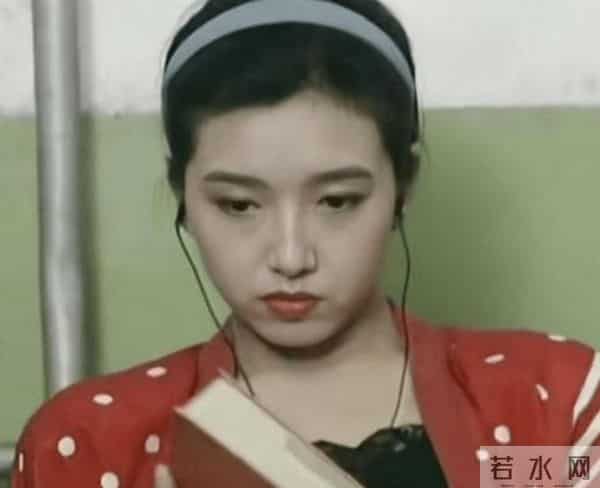 57岁江珊现状曝光！脸垮嘴斜，满头白发，一代女神终是迟暮