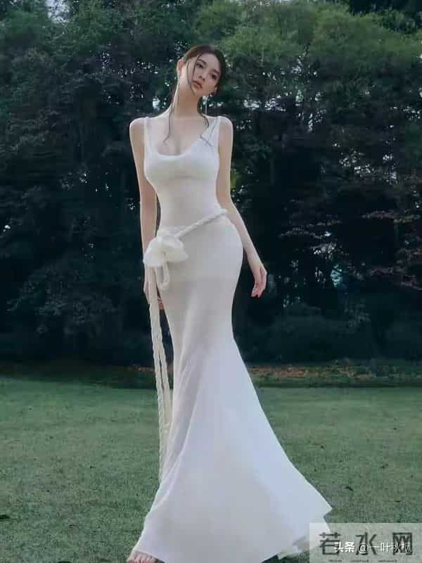 陈雅欣-身材和颜值太扛打了,性感身材搭配神仙颜值,楚楚动人。