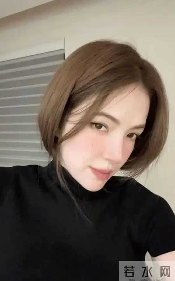 邱泽妈妈没想到,一个离过婚的女人,竟把她儿子狠狠“拿捏“了