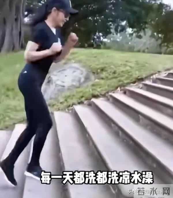 75岁刘晓庆频繁摔倒、认错人,在她身上令人担心的事情还是发生了