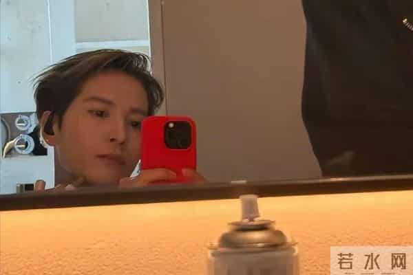 王嘉尔也没想到，他随口一句话，彻底“撕”碎了内娱男明星的体面