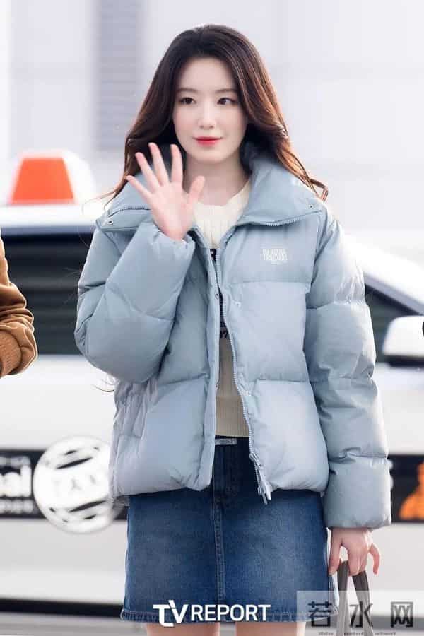 冷白皮穿搭模板来了！叶舒华这套冬装穿得太显气质