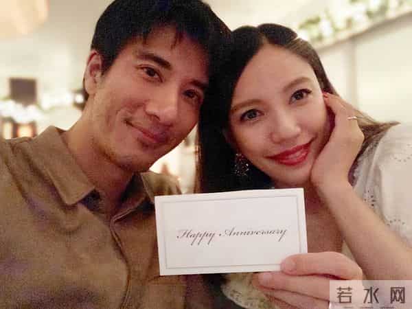 离婚2年，11岁还未上学的孩子，揭开了王力宏和李靓蕾仅剩的体面