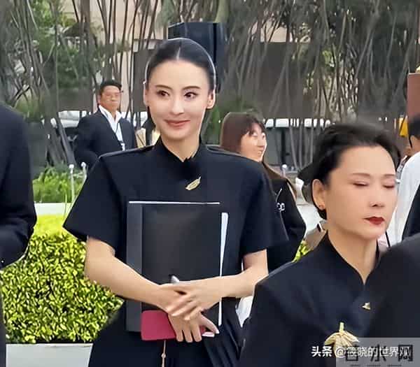 与谢霆锋分开14年后，45岁张柏芝高调官宣喜讯，原来一切早有预兆