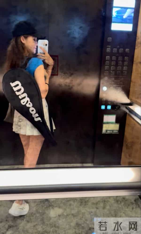 黄轩女友秀恩爱，在一起5年仍很甜，网友：这才是我们想要的嫂子