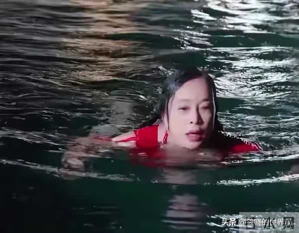 75岁刘晓庆频繁摔倒、认错人,在她身上令人担心的事情还是发生了