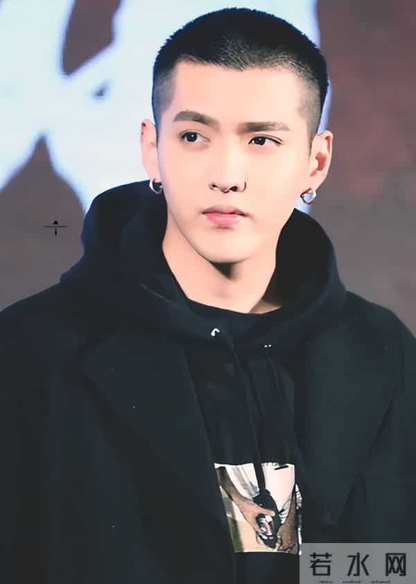 风水轮流转！被抓4年后，吴亦凡再迎坏消息，他的苦日子还在后头