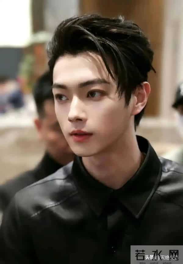 陪玩陪睡根本不够!王晶再曝“圈中内幕”,影帝易烊千玺也被牵连