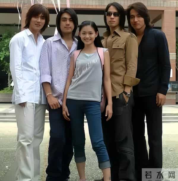 47岁吴建豪瘦脱相!减40斤肌肉男秒变麻杆老头,网友:是生病了吗