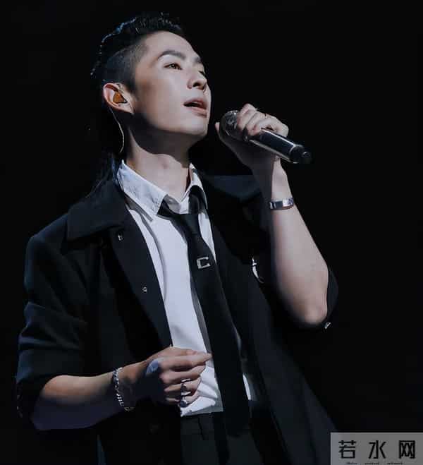 47岁尖嘴猴腮暴瘦脱相的吴建豪，终走上大S老路，给内娱提了个醒