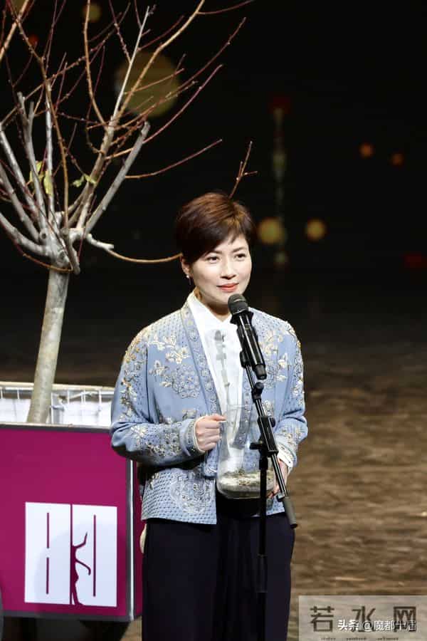 上海戏剧学院80周年,吉雪萍出席晚会