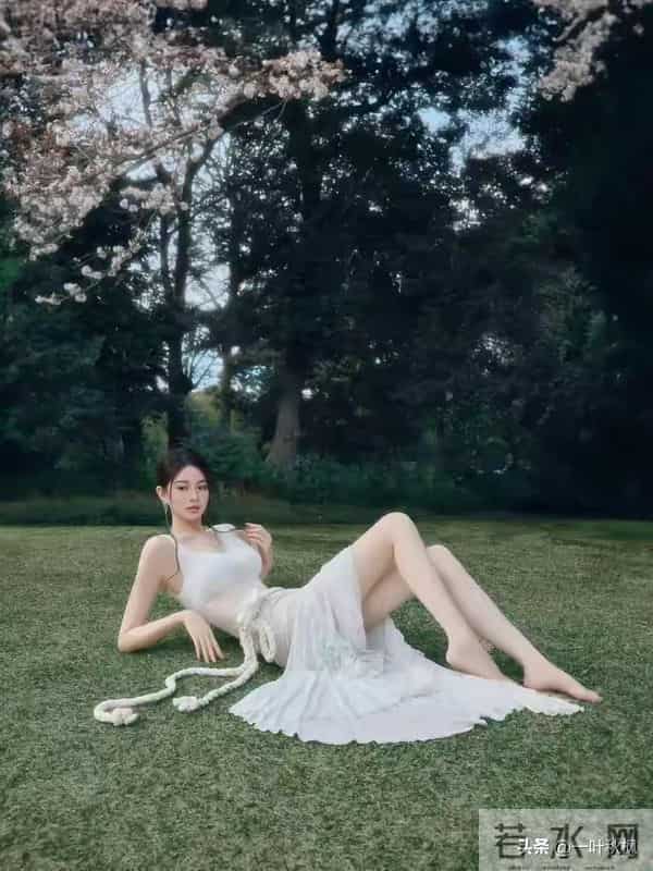 陈雅欣-身材和颜值太扛打了,性感身材搭配神仙颜值,楚楚动人。