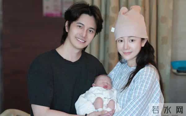 张檬和老公带儿子赏秋!8个月Dylan还在喝母乳,上围傲人气质更美