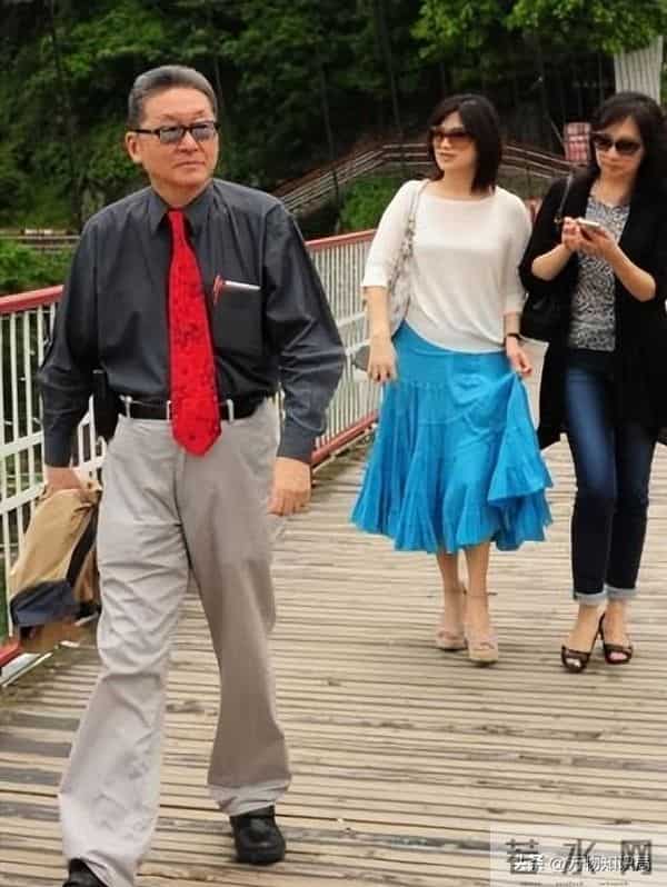 1992年，李敖与王小屯新婚留影，两人相差30岁，气质不输胡因梦