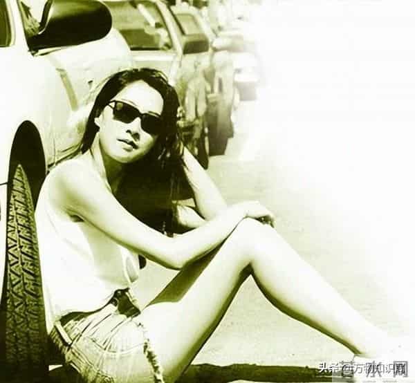 1992年，李敖与王小屯新婚留影，两人相差30岁，气质不输胡因梦