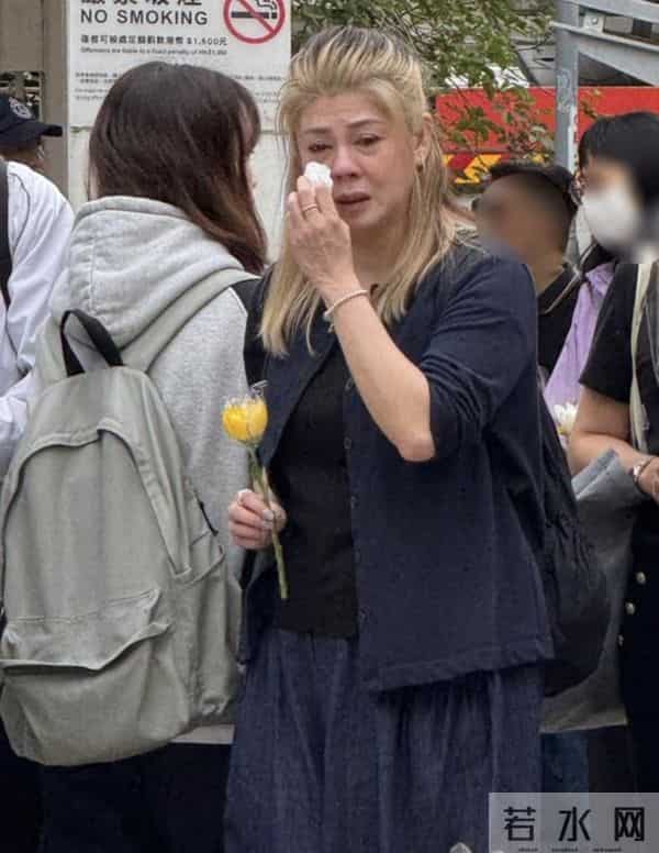 60岁TVB艺人向遇难者献花,情绪激动哭不停,陈淑兰在杭州做法事