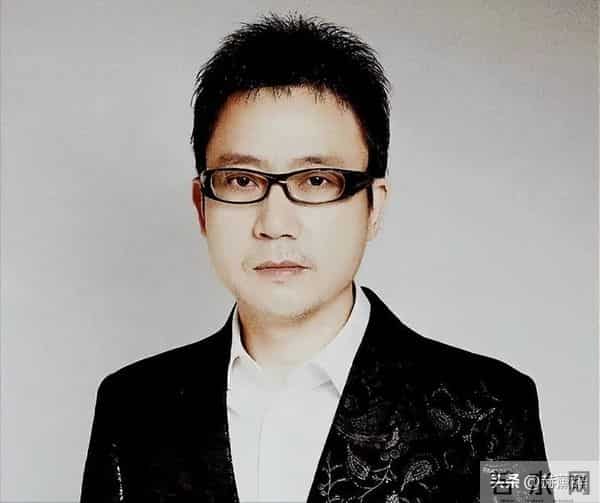 写歌30年穷困潦倒，前妻失望选择离婚，谁料51岁靠一首歌一夜成名