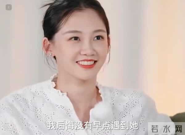 看了郑恺和苗苗合影,再看他和孙骁骁合影,生理性喜欢显而易见