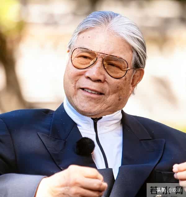 霍启刚也没想到，他79岁的父亲霍震霆，如今还能再为霍家“争光”