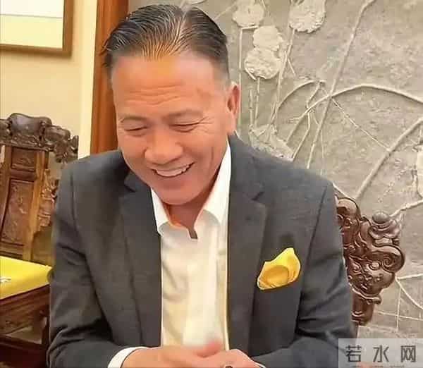 万梓良也没想到,年仅22岁的儿子开始为他争光,音乐比赛惊艳全场