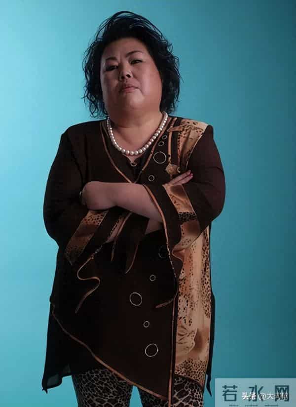 演员董立范被确认去世多年，被称为“富婆专业户”，曾出演《缝纫机乐队》《疯狂的赛车》