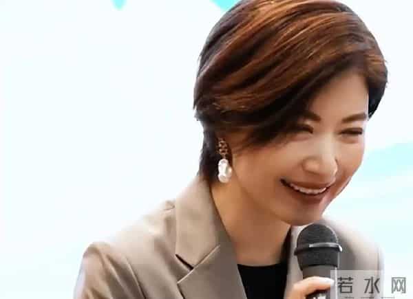 28岁从央视辞职，39岁移居日本，大赞比国内好，如今她过得怎样了