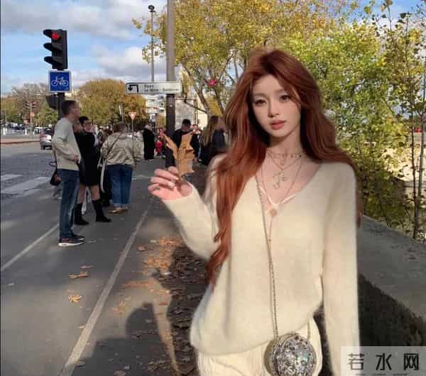 王思聪与网红蓓蓓香港度假被偶遇,开心的像个孩子,“打脸”懒懒