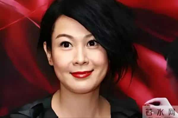 56岁刘若英变样：高龄生子断崖式衰老，脸干瘪像老太太，状态堪忧