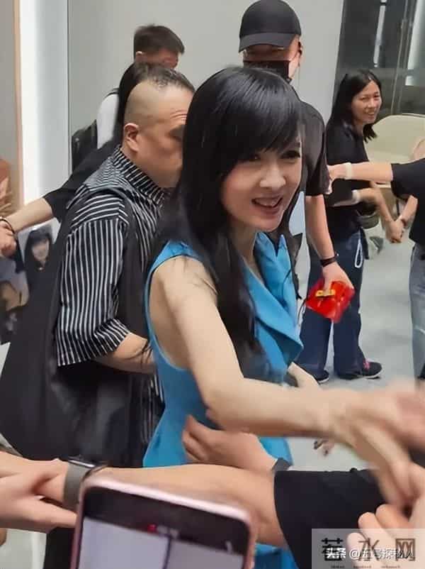 被戴8次绿帽子，3次被捉奸在床，这就是我们“玉女”守卫的爱情？