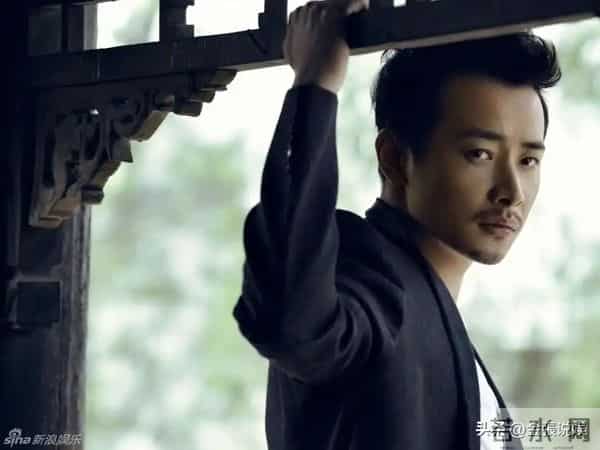 婚变传闻不到半月,罗晋近照曝光形象大变,恶心的一幕却发生了