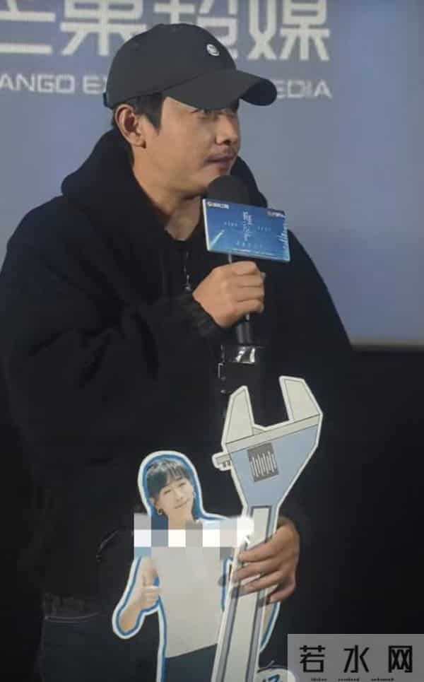 罗晋剧宣首露面！多次掩面擦眼睛、胡子拉碴，复工没之前意气风发