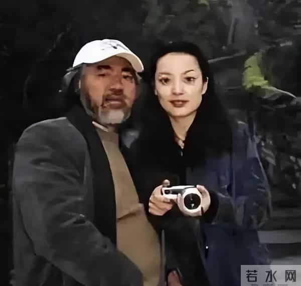 嫁大31岁“爹系老公”,连生3子的杜星霖,狐狸尾巴终于藏不住了