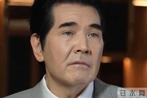 费翔在英国独居