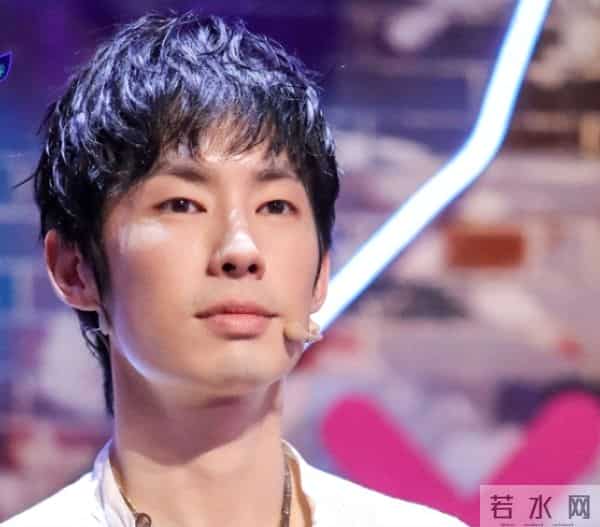 47岁尖嘴猴腮暴瘦脱相的吴建豪，终走上大S老路，给内娱提了个醒