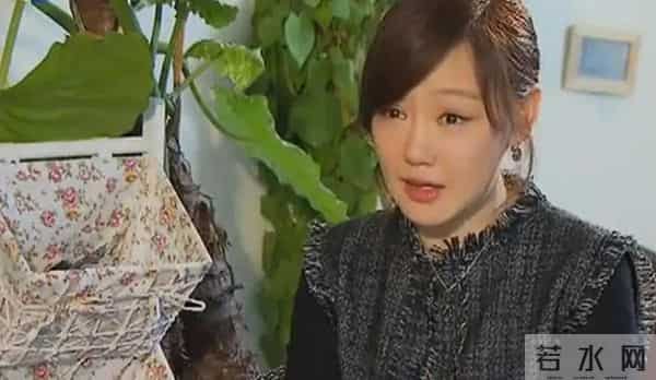 眼里没光了！47岁薛佳凝断崖式衰老，和高调秀二胎的胡歌两个画风