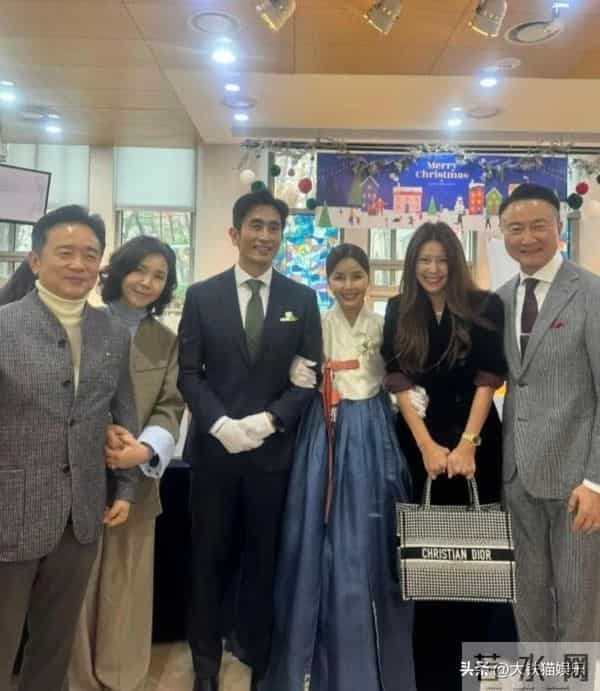 车仁表儿子大婚，58岁喜公公比新郎还帅，网友：法拉利生了辆夏利