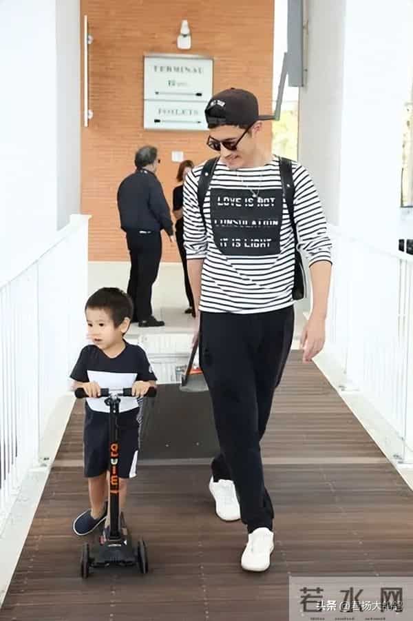 曾与孔琳同居，和柯蓝恋爱，却悄悄娶圈外美女，如今51岁过得如何