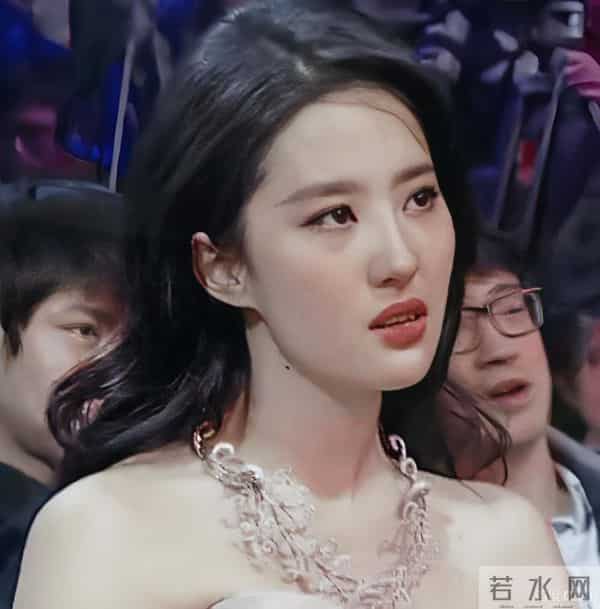 38岁的刘亦菲没想到，一场大火，让所有人看清了她的“真实人品”
