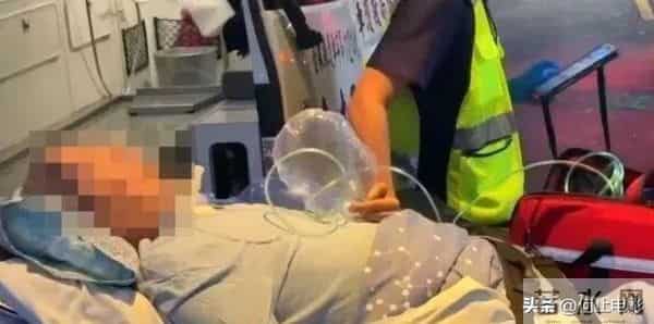 57岁袁惟仁瘦到只剩骨架送医院，成植物人三年，全靠母亲姐姐照顾